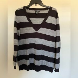 New York & Co Black & Gray Sweater EUC XL